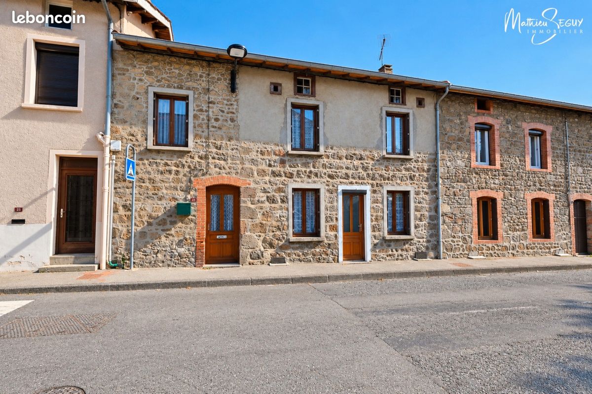 Maison 4 pièces 84 m² · à Haute-Rivoire · 84 m² · 85 000 €