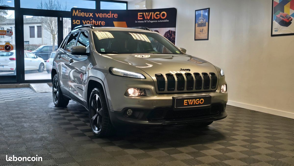 JEEP CHEROKEE 2.2 CRD 200 75EME ANNIVERSAIRE AWD ACTIVE-DRIVE BVA6 + ATTELAGe (image 10)