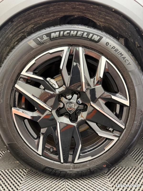 Peugeot 3008 (3) 1.2 HYBRID 145 ALLURE E-DCS6 PACK VISION 360 (image 17)