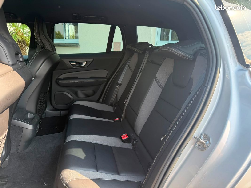 VOLVO V60 - B4 - 2.0 - 197 ch - Finition PLUS STYLE DARK - TVA RECUPERABLE (image 7)
