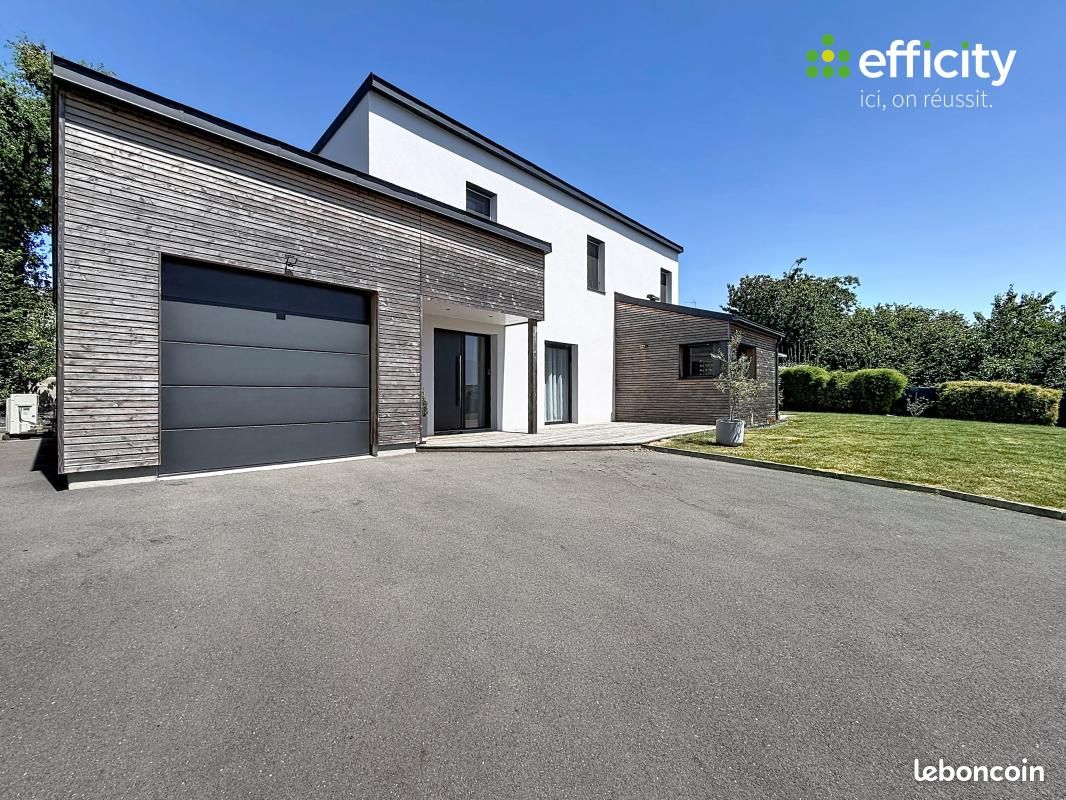 Maison 5 pièces 156 m² · à Châteaubourg · 156 m² · 490 000 €