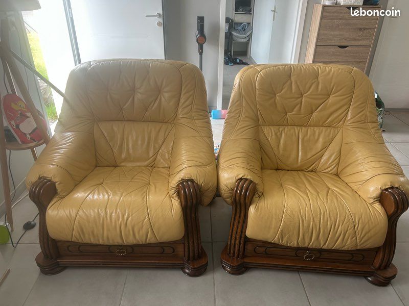 Fauteuil cuir et bois (image 1)