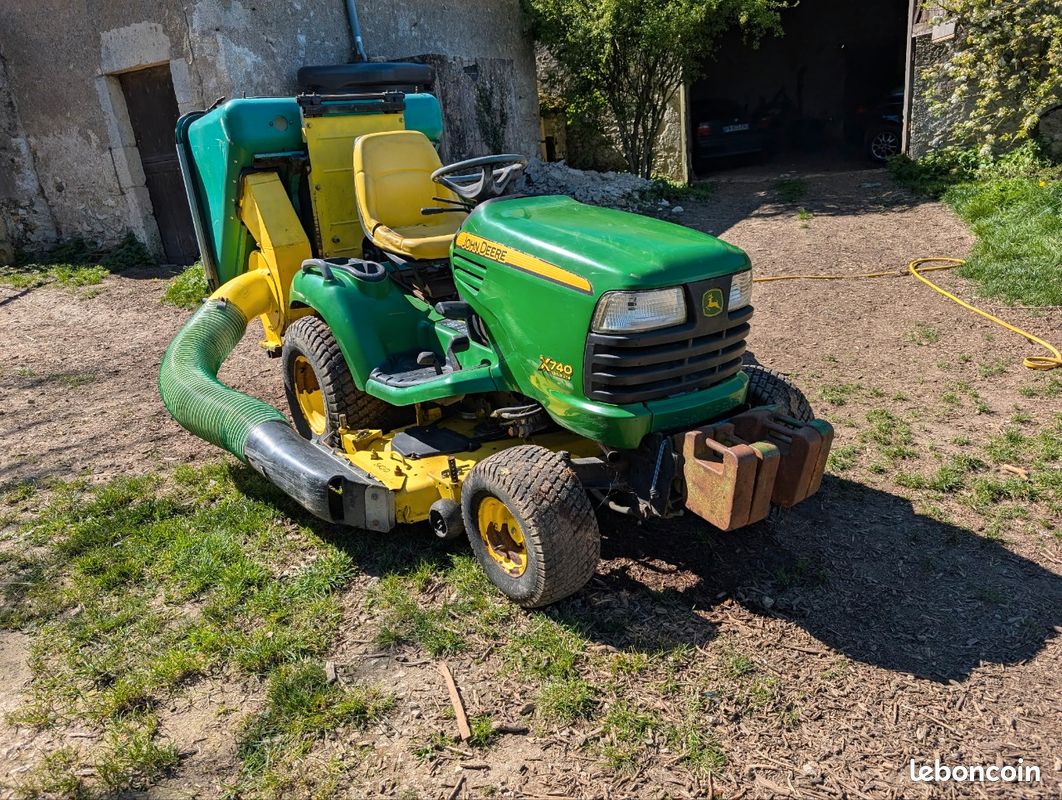 Tracteur John Deere x740 (image 1)