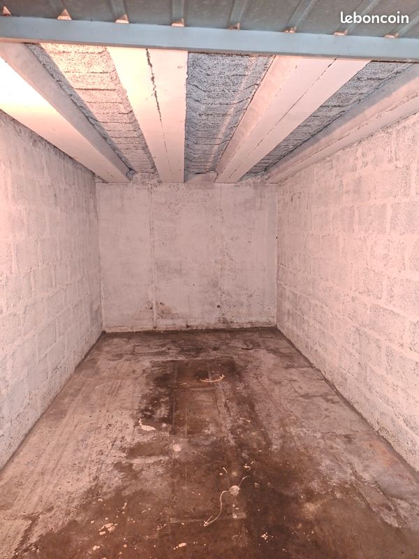 Garage (image 2)
