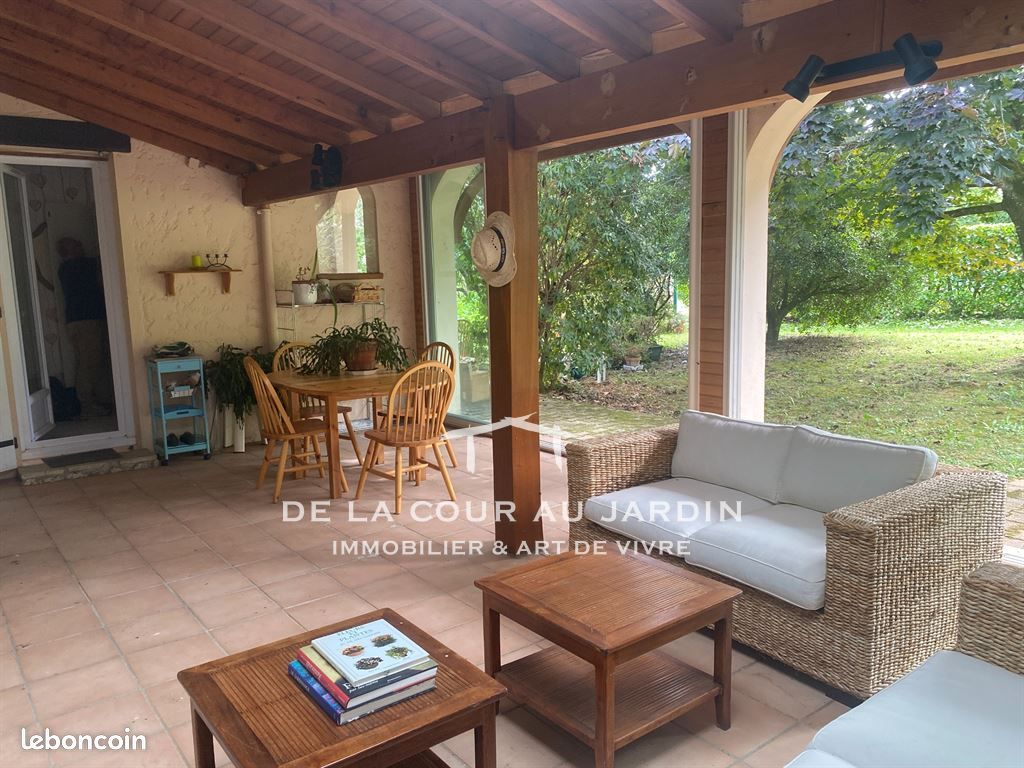 Maison 6 pièces 170 m² · à Branne · 170 m² · 288 000 €