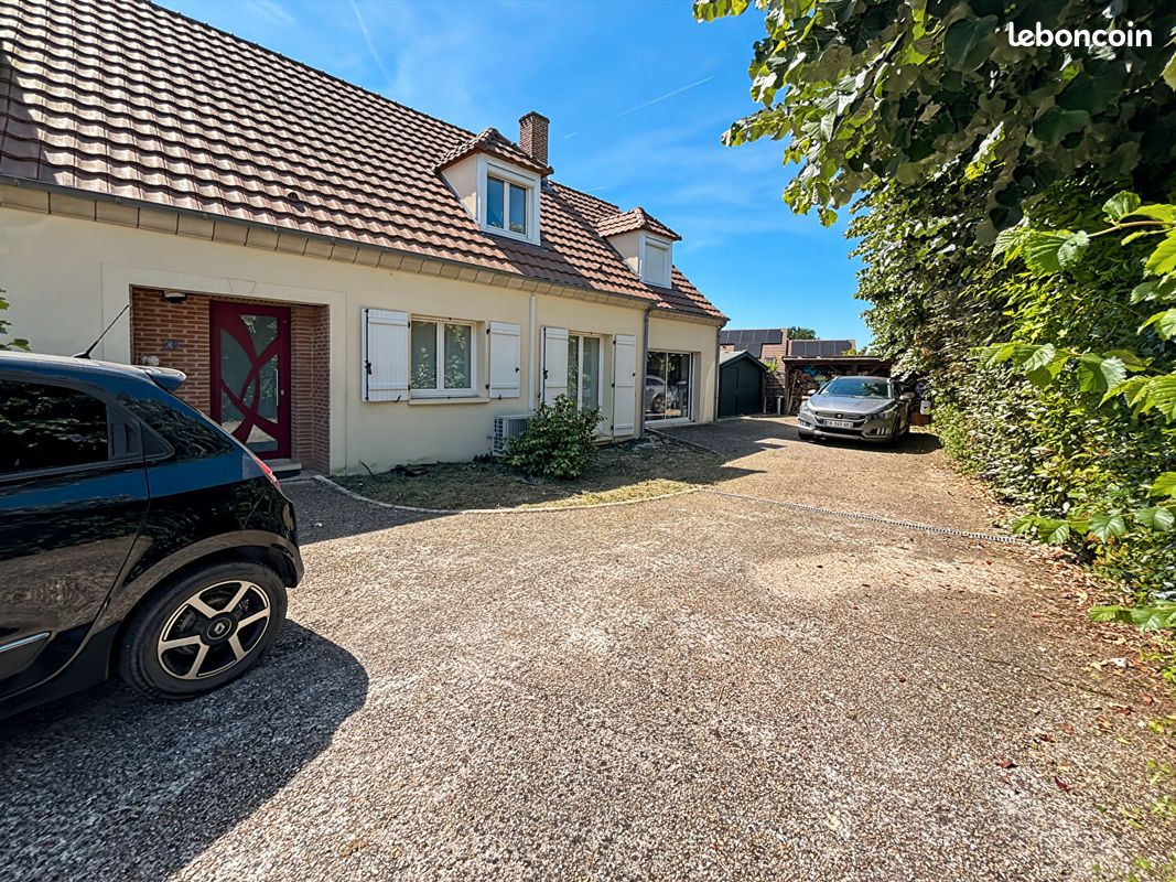 Maison 5 pièces 167 m² · à Fontenay le Vicomte · 167 m² · 420 000 €