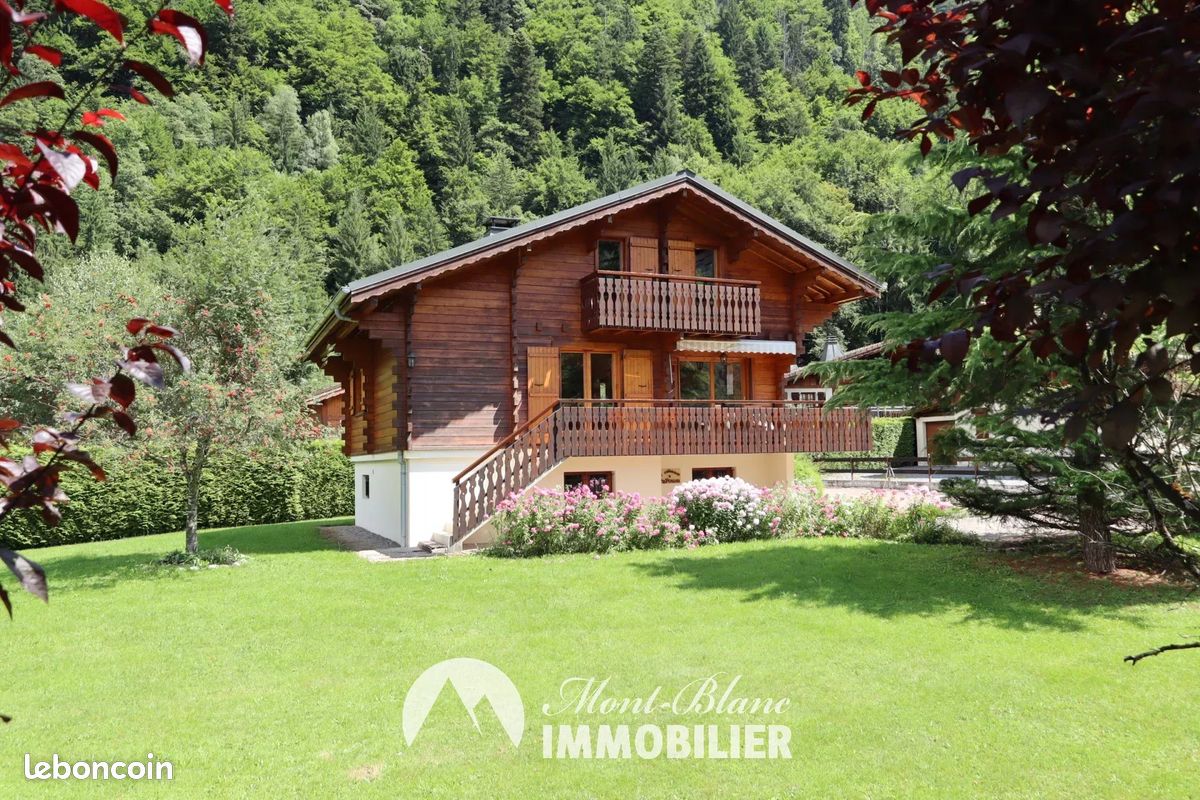 Maison 4 pièces 120 m² · à Les Houches · 120 m² · 2 700 €/mois
