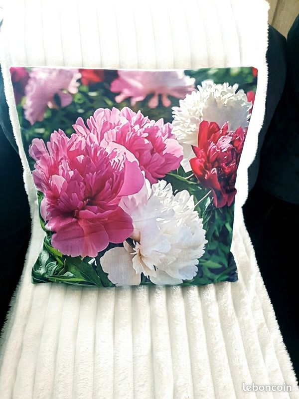 Housse De Coussin Tapisserie 45x45 Cm - Ara Dans Les Fleurs - Neuf