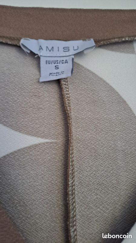 T.shirt femme col V Taille S (image 3)