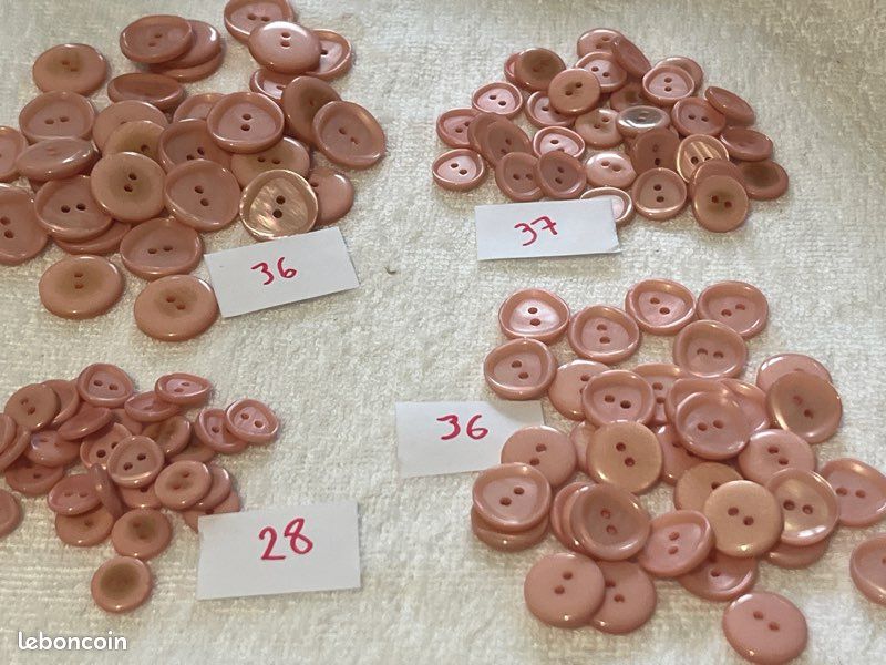 Lot De 15 Boutons Vintage En Nacre Rose - Pied 1,5 Cm - Réf. 687 - Origine France - Occasion