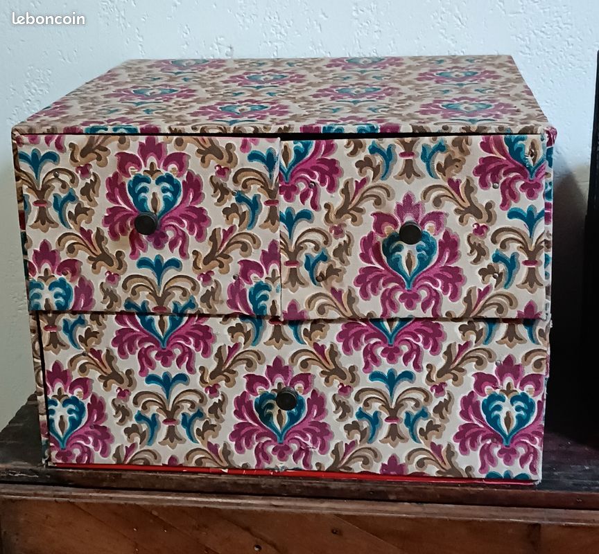 Ancienne Boîte à Couture En Tissu Avec Tiroirs - Objet Vintage Français, Occasion, Rangement Couture