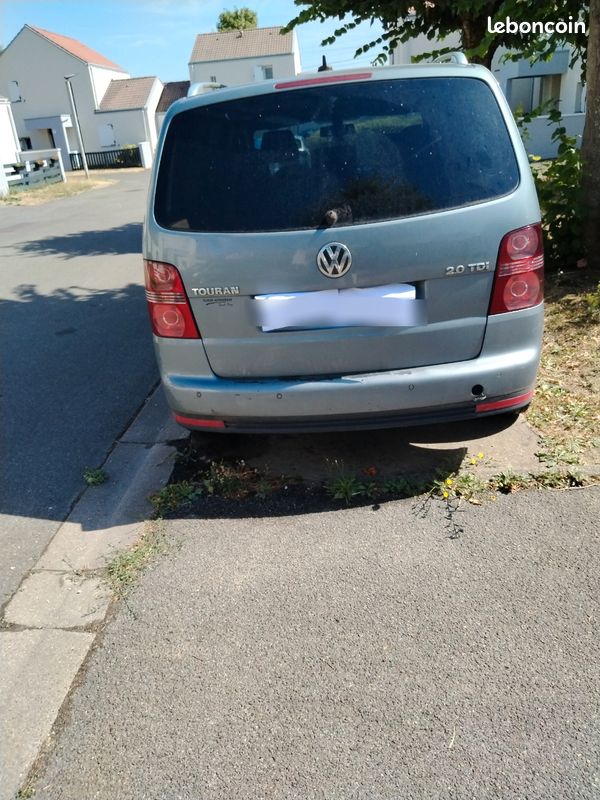 Volkswagen touran (image 1)