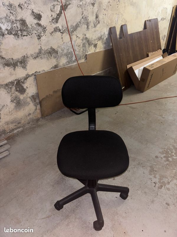 Chaise bureau noire (image 1)