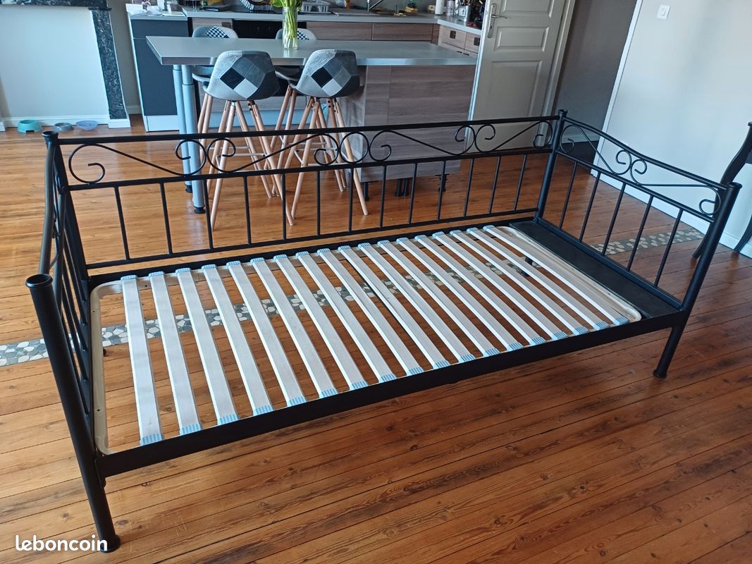 Vente d'un canapé/lit (sommier + matelas + deux coussins) (image 5)