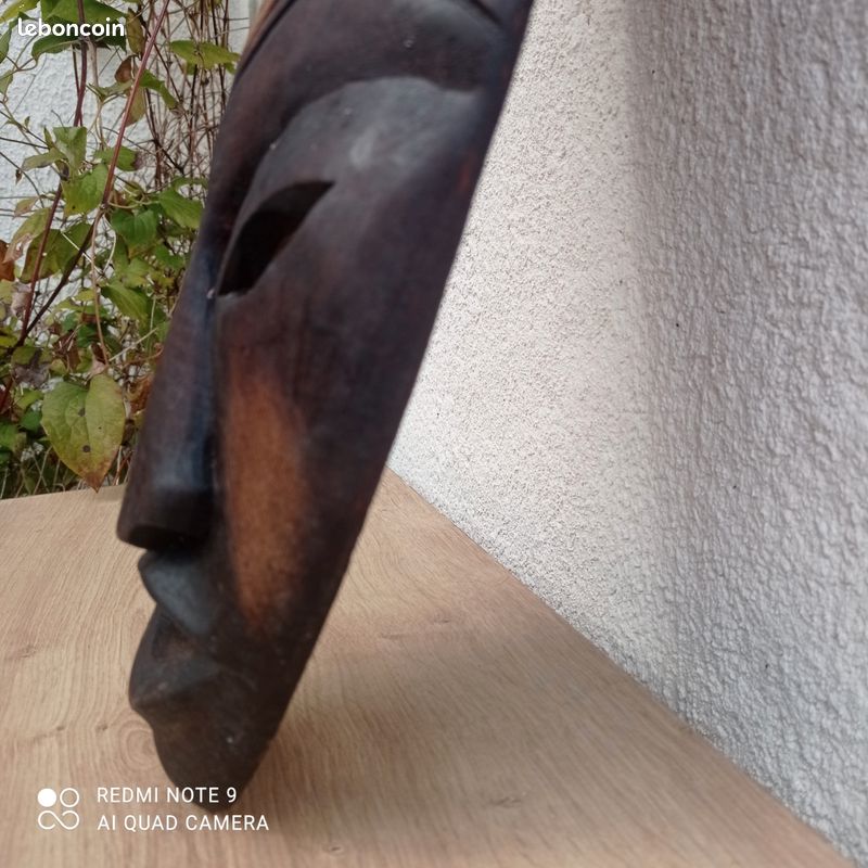 Masque africain en bois sculpté (image 5)