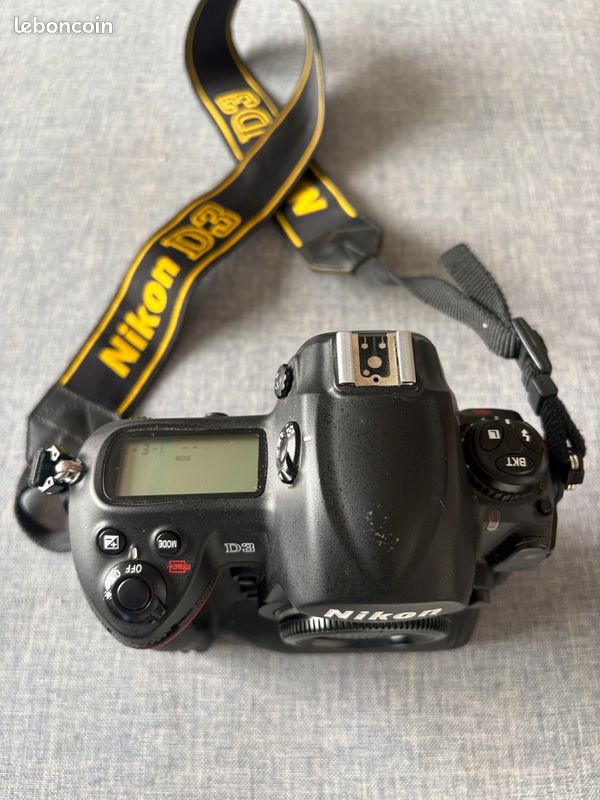 Nikon D3 avec 2 batteries, chargeur et 2 cartes mémoire (image 3)