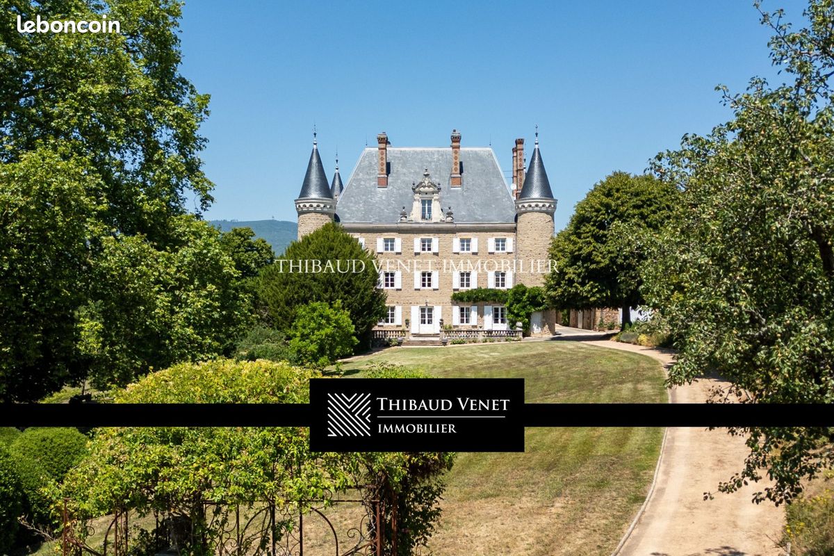 Maison 8 pièces 1600 m² · à Belleville-en-Beaujolais · 1 600 m² · 2 390 000 €