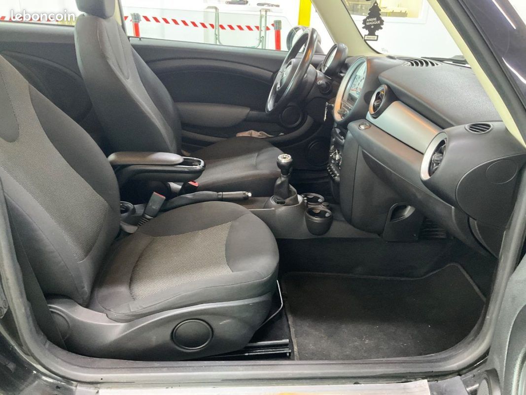 Mini cooper one d 1.6 d 90 cv (r56) phase 2 en l\'etat bruit moteur (image 3)