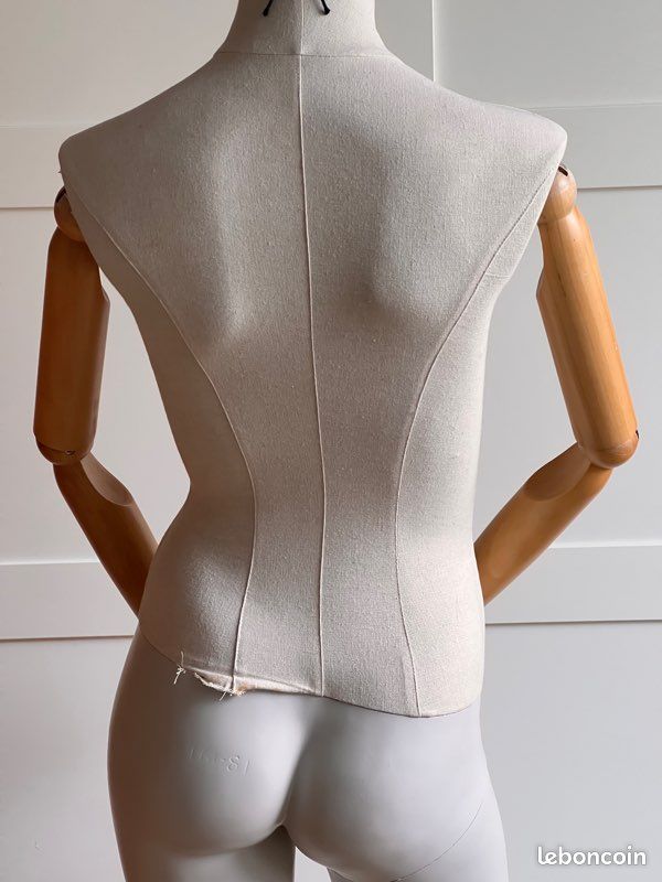 Mannequin avec jambes bras articulés bois / tête / pied / buste en lin écru + perruque - buste couture (image 16)
