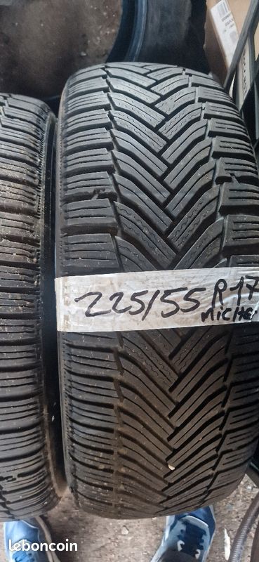 225/55/17 Michelin - Équipement auto