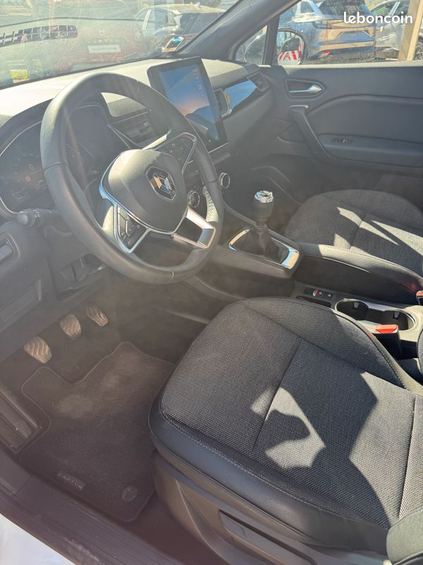 CAPTUR SL Rive Gauche mild hybrid 140 (image 10)