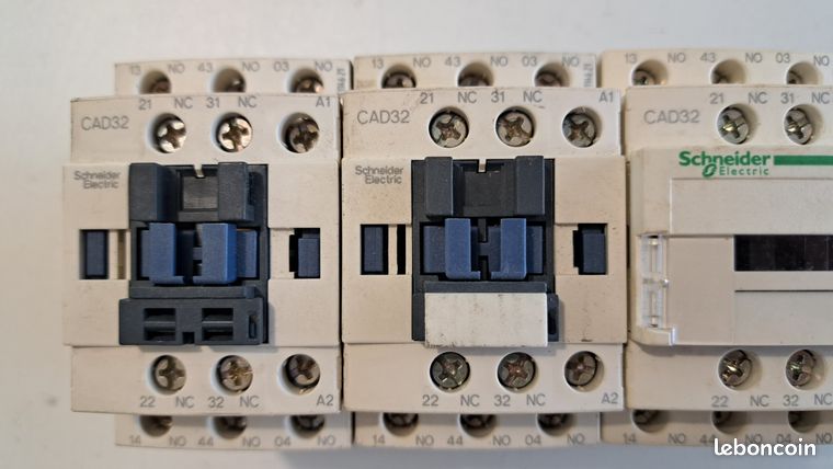 Relais électrique Telemecanique CAD32 FE7 115V 50Hz - Occasion