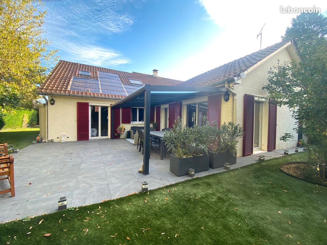 Maison 10 pièces 220 m² · à La Queue-en-Brie · 220 m² · 683 000 €