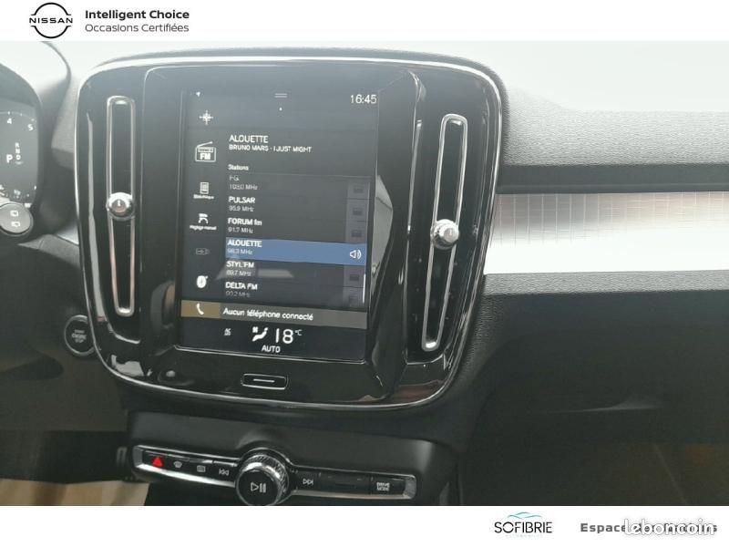 Volvo XC40 T4 190ch Momentum Geartronic 8 (image 8)