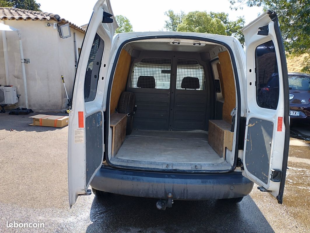 Volkswagen CADDY VAN 1.9 TDI 105CH CONFORT CLIM (image 4)