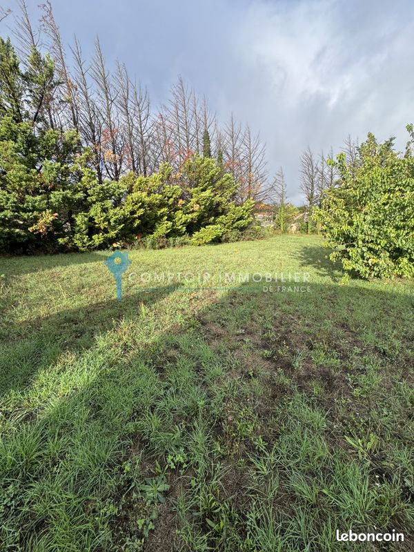 Terrain 1004 m² · à Remoulins · 1 004 m² · 185 000 €