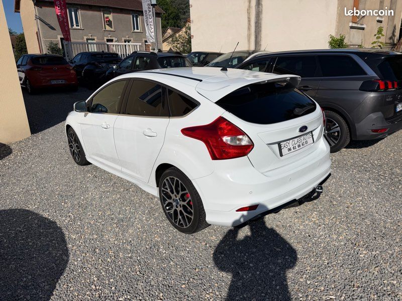 Ford FOCUS 2.0 TDCI 140ch BOÎTE AUTO GPS/RADAR AR/ATTELAGE/CLIM AUTO (image 4)