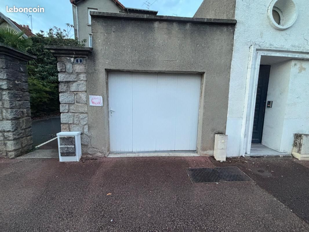 Parking 15 m² · à Limoges · 15 m² · 70 €/mois