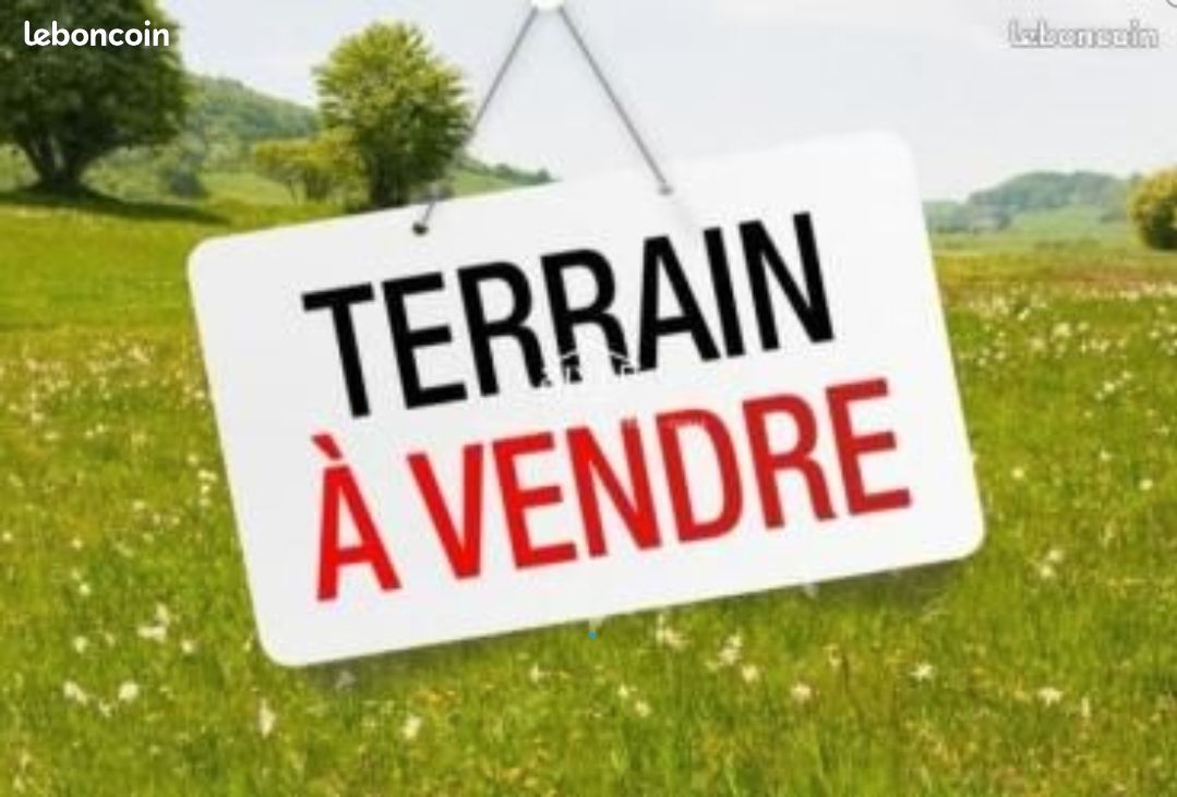 Part. Vend terrain constructible 700M2 · à Saint-Sulpice-la-Pointe · 90 000 €