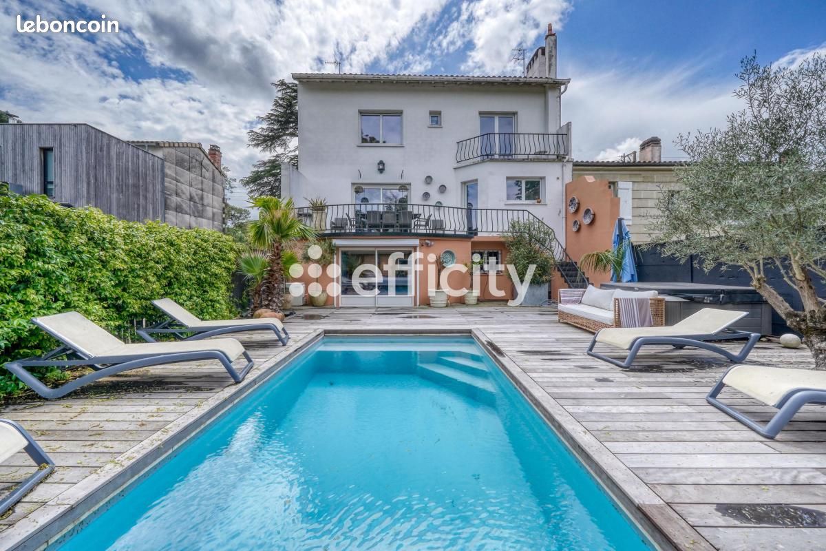 Maison 8 pièces 232 m² · à Talence · 232 m² · 1 049 000 €