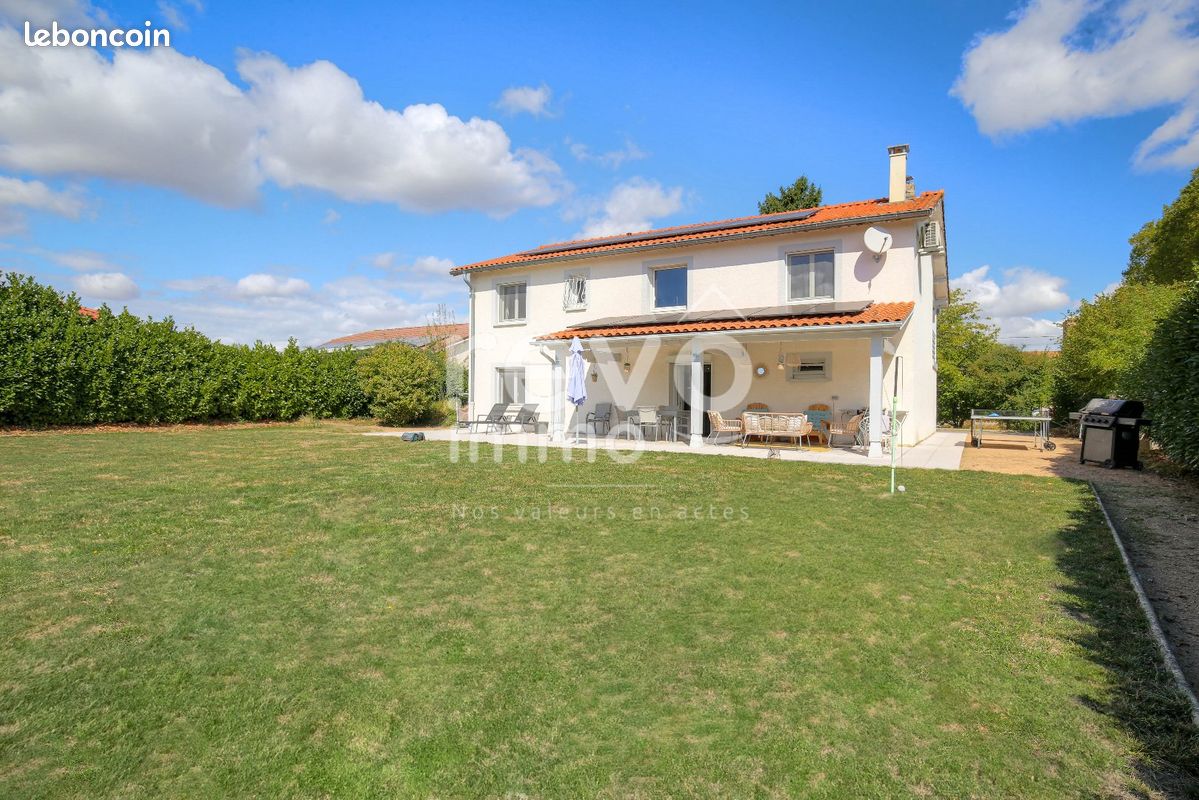 Maison 5 pièces 151 m² · à Saint-André-de-Corcy · 151 m² · 495 000 €
