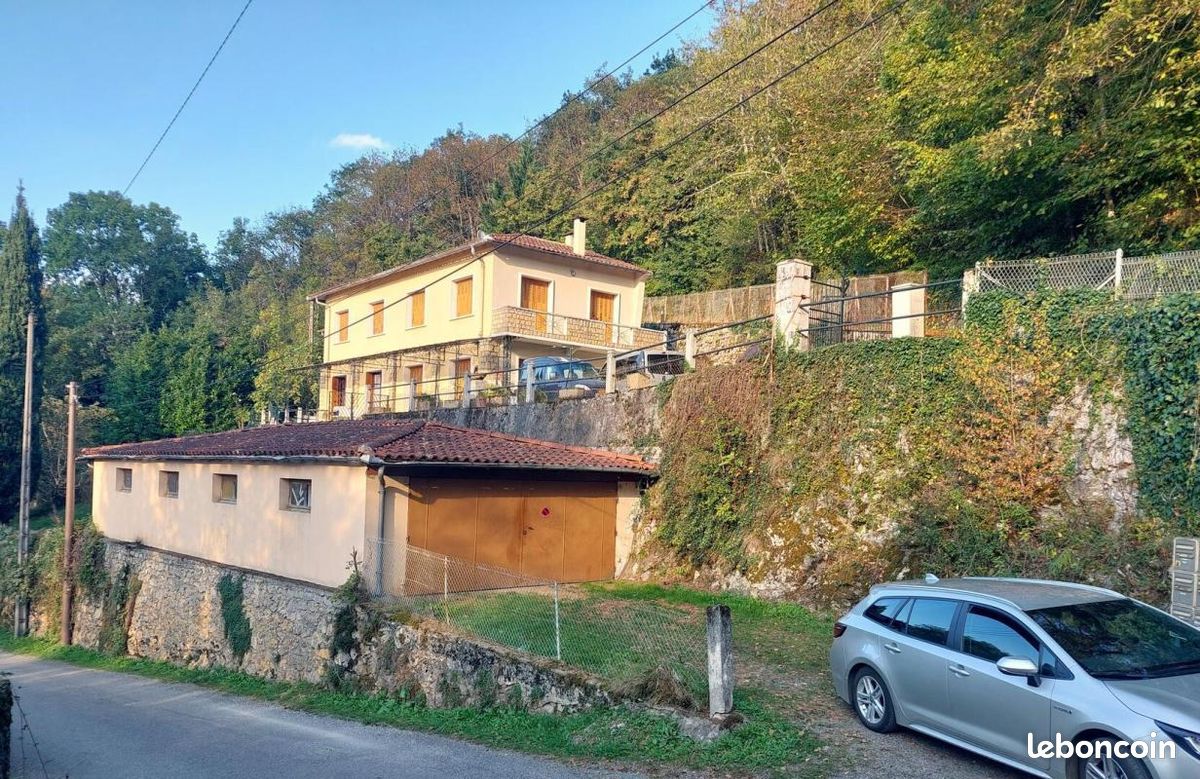 Maison 10 pièces 213 m² · à Aspet · 213 m² · 197 000 €