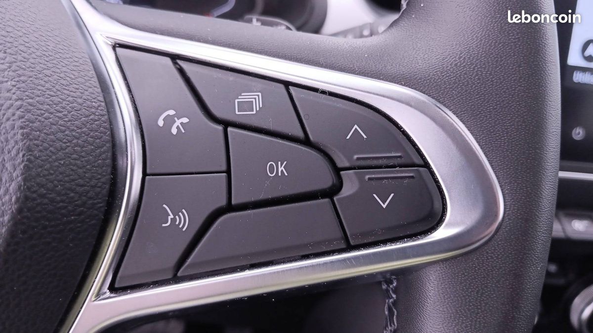 Renault captur mild hybrid 160 edc techno (image 22)