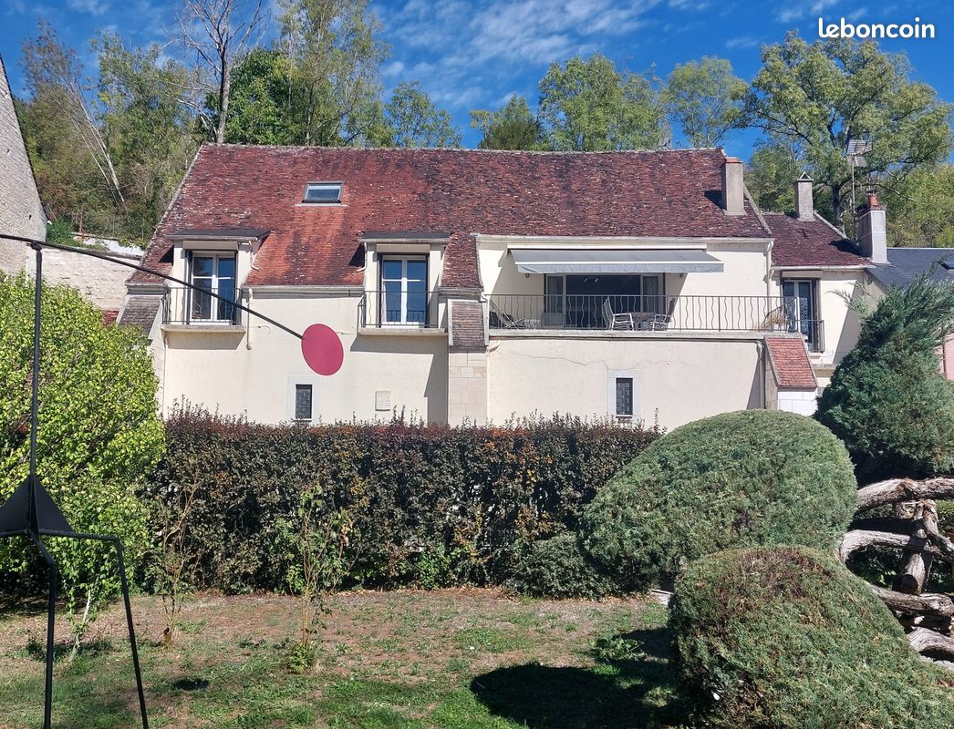 Maison 7 pièces 240 m² · à Deux Rivières · 240 m² · 270 000 €