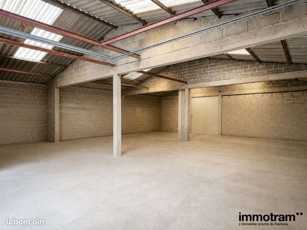 Immeuble 217 m² · à Wasquehal · 217 m² · 250 000 €