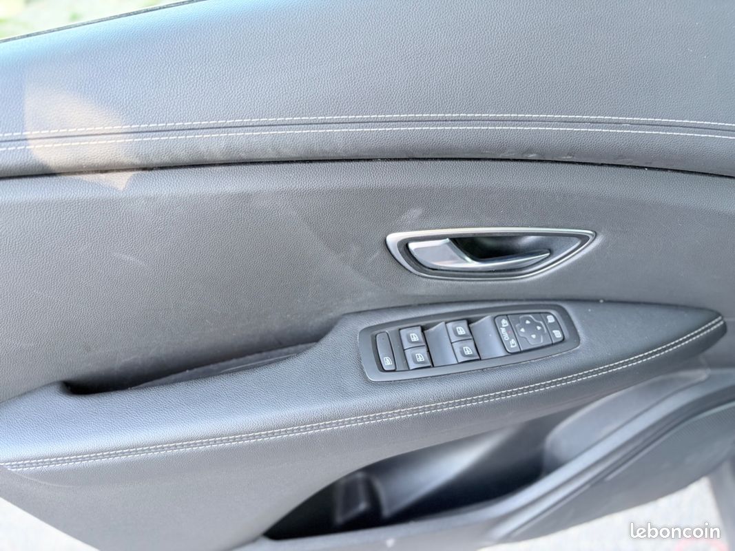 RENAULT GRAND SCENIC dCi 130 Energy Intens 7CV / 7 PLACES / CARPLAY / CAMERA RECUL (image 26)