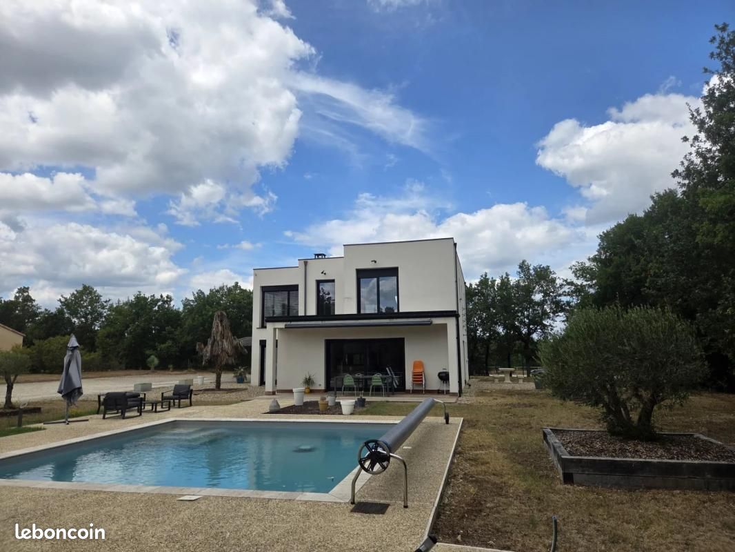 Maison 5 pièces 220 m² · à Pern-Lhospitalet · 220 m² · 549 000 €
