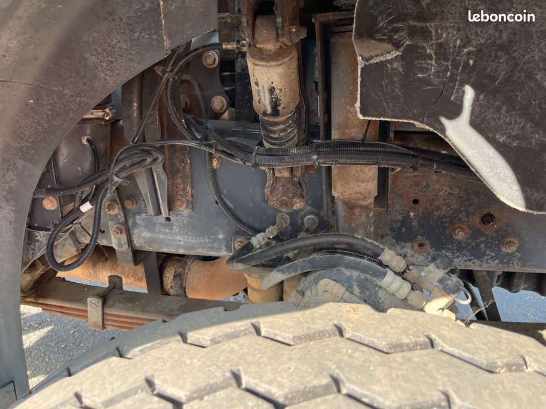 Renault Kerax 370dci 4x4 plateau grue Palfinger (image 4)
