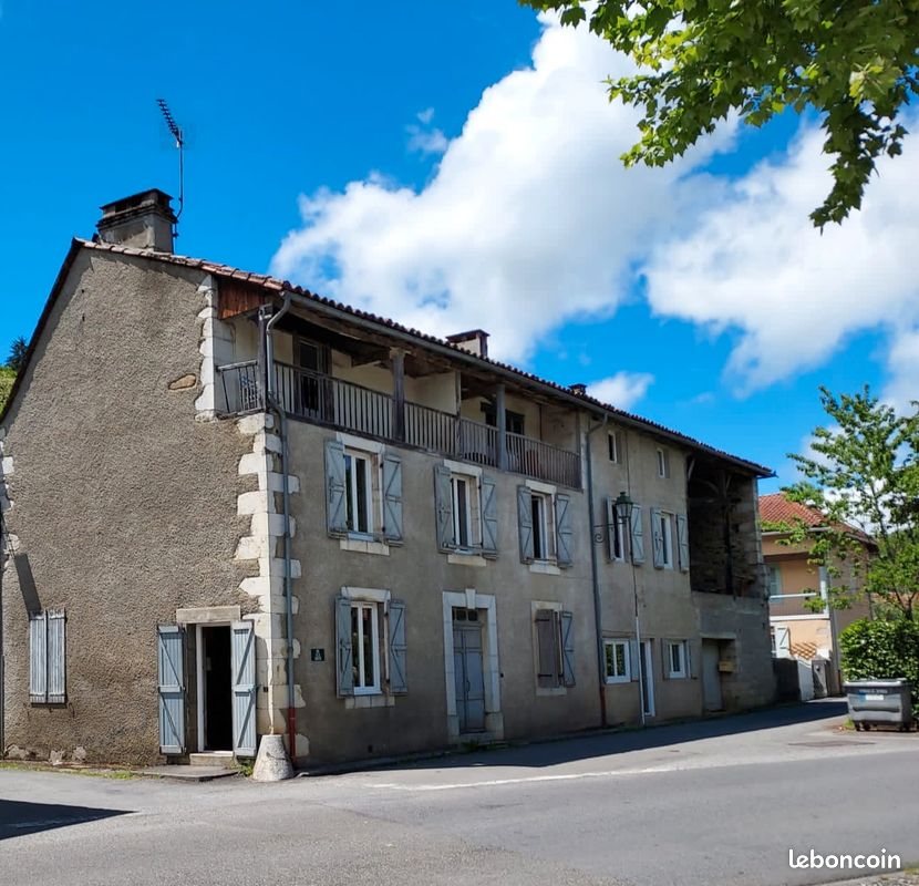 Maison 8 pièces 165 m² · à Saint-Laurent-de-Neste · 165 m² · 60 000 €