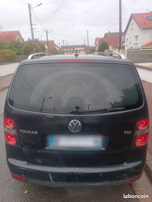 Volkswagen Touran phase 2 (image 2)