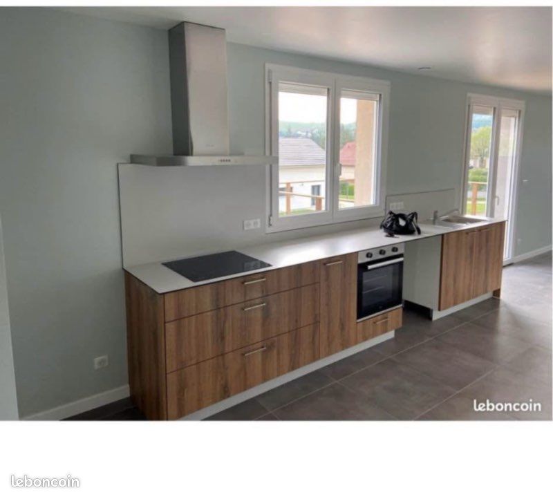 Appartement 3 pièces 90 m² · à Gonsans · 90 m² · 750 €
