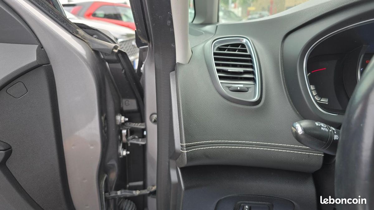 Renault Scénic IV Business Intens (image 31)