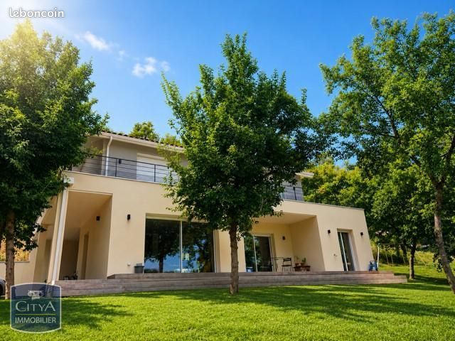 Maison 5 pièces 143 m² · à Grazac · 143 m² · 1 430 €/mois