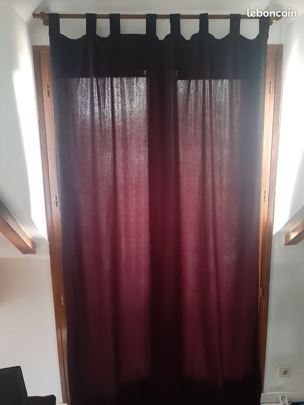 Rideaux en velours noir (image 1)