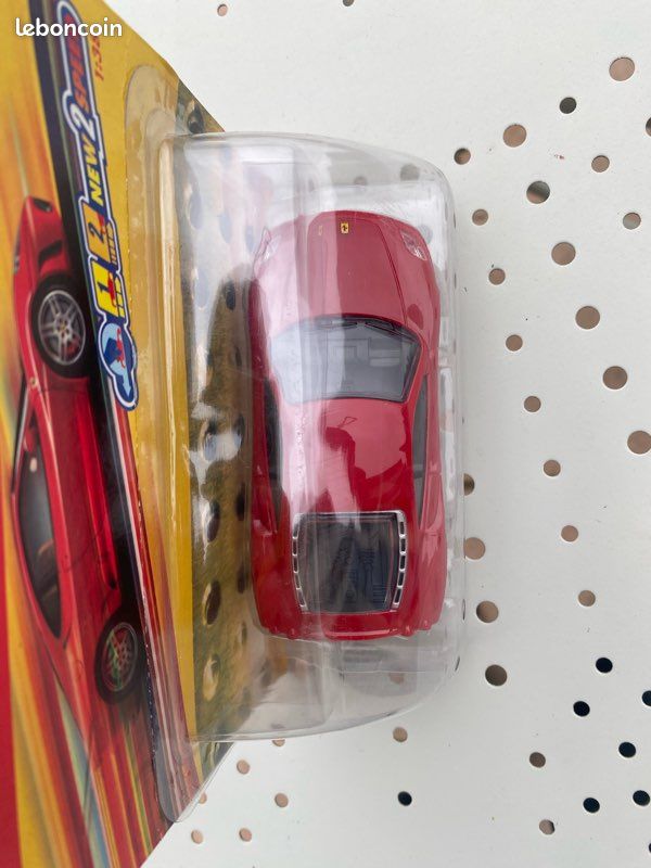Miniature Ferrari (image 3)