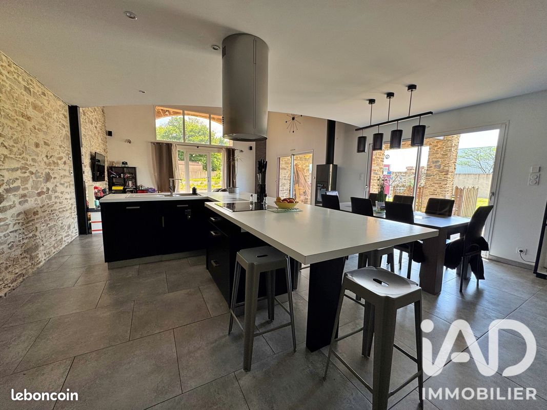 Maison 6 pièces 148 m² · à Montaigu-Vendée · 148 m² · 399 500 €